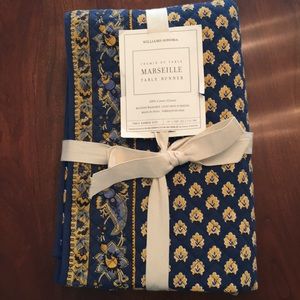 Williams-Sonoma Marseilles Table Runner